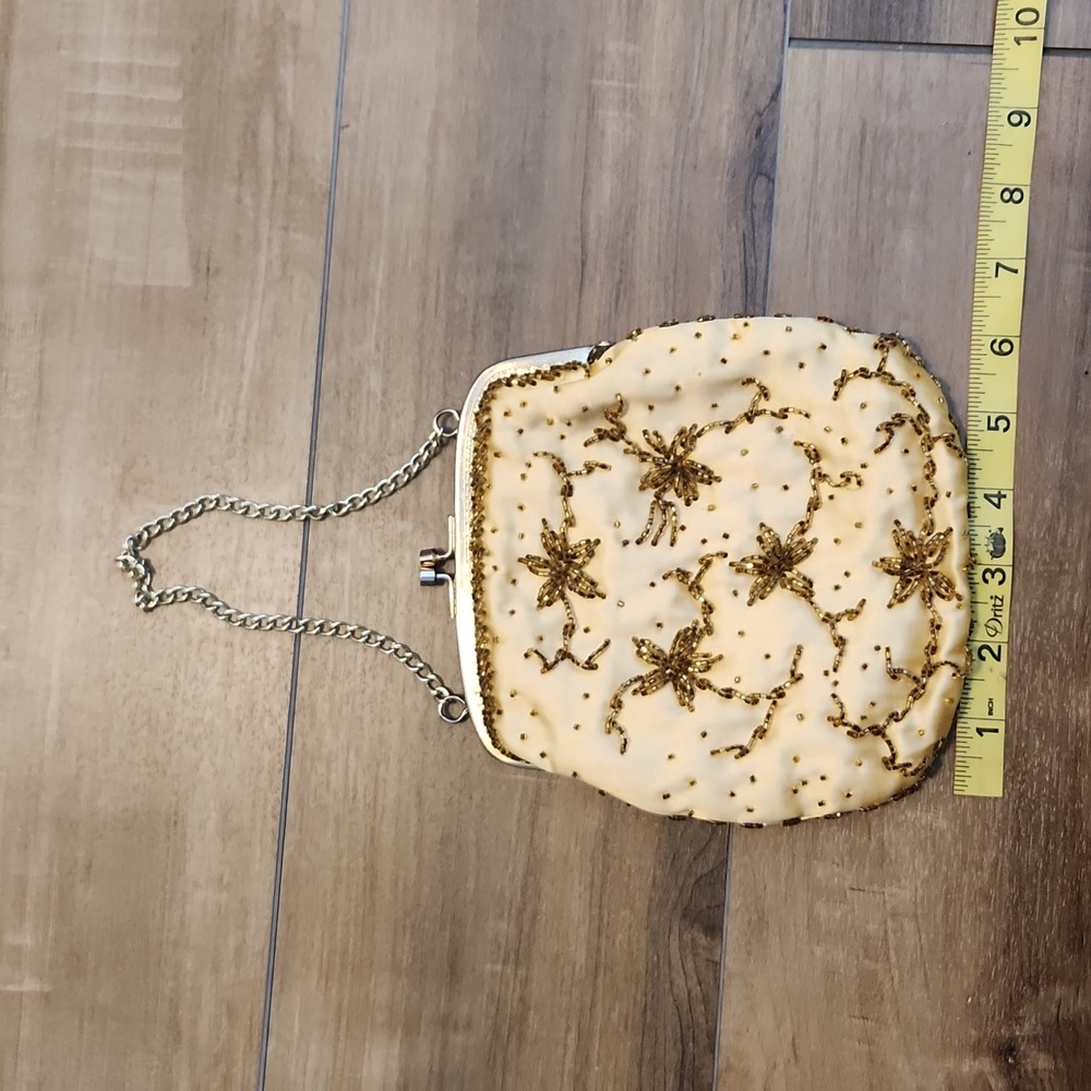 Walborg vintage gold beaded kiss lock purse collectibles made in Hong Kong